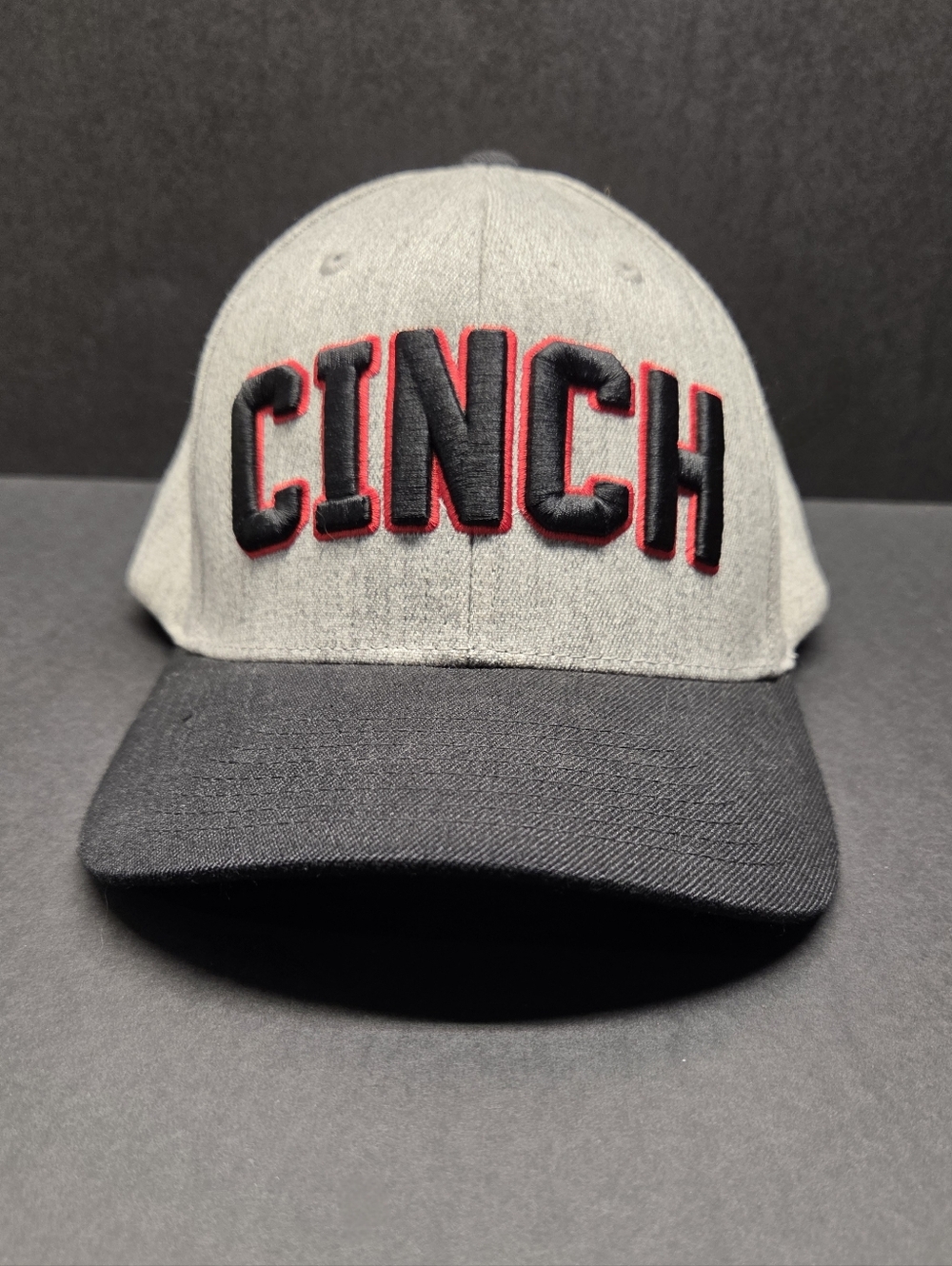 CINCH L/XL Flexfit Ballcap Grey Black Red Large Logo